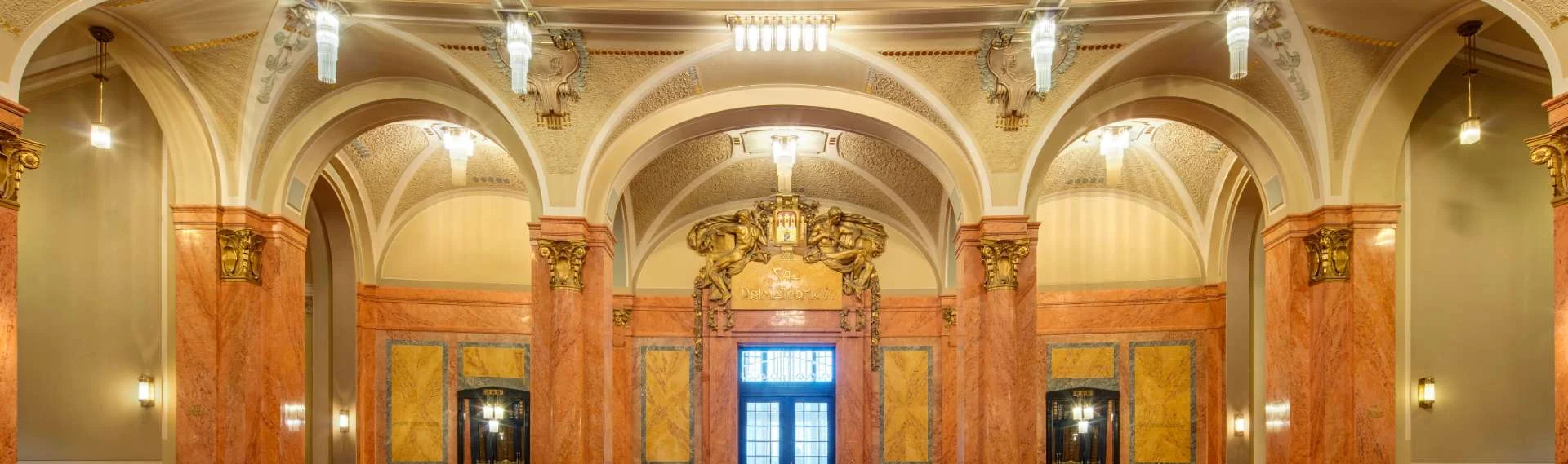Reprezentační ples hl. m. Prahy a Obecního domu 2013