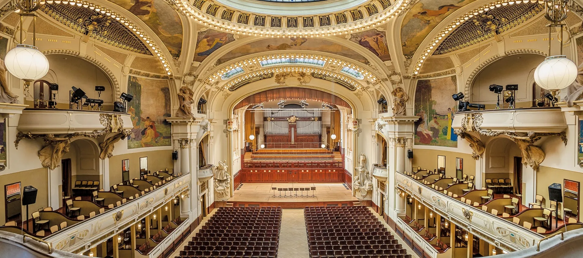 Smetana hall