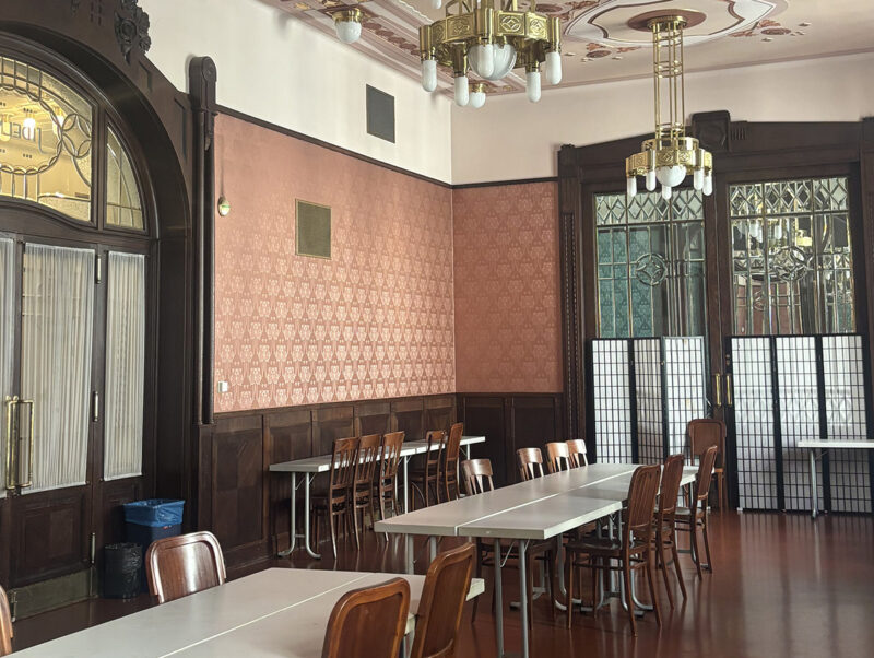 Dining parlors