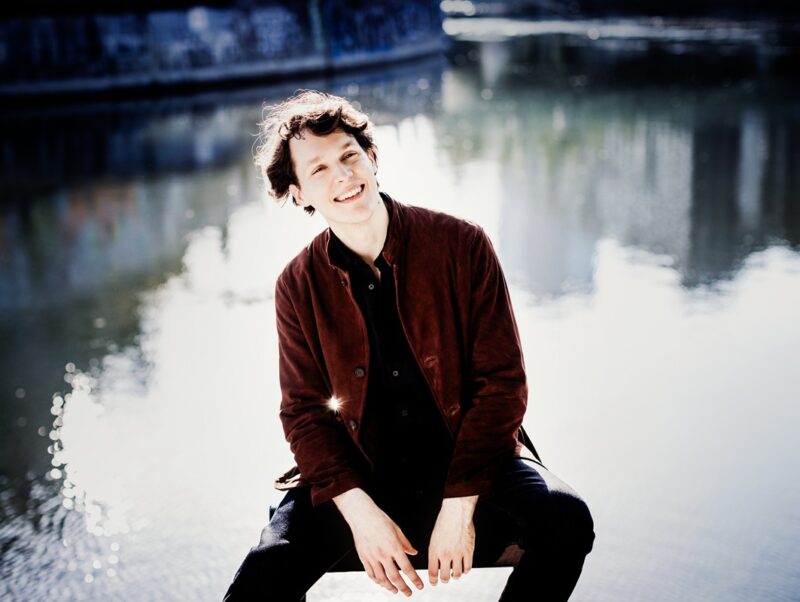 Sternath & Shani & Rotterdam Philharmonic